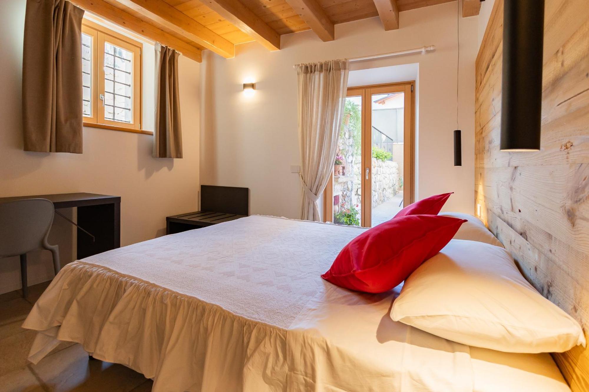 Garda Baldo Apartments_Vivaldi Torbole Sul Garda Екстериор снимка