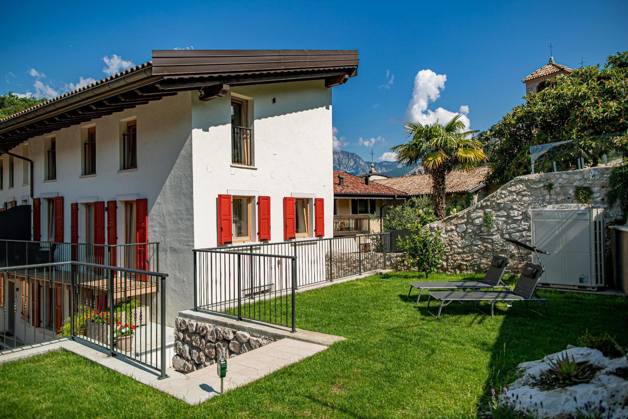 Garda Baldo Apartments_Vivaldi Torbole Sul Garda Екстериор снимка