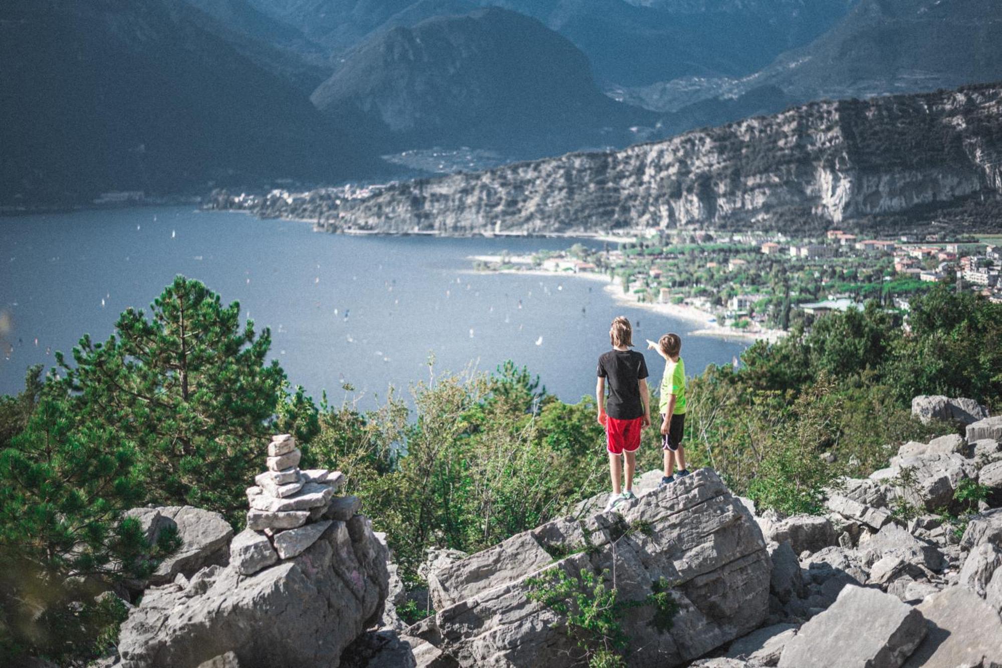 Garda Baldo Apartments_Vivaldi Torbole Sul Garda Екстериор снимка