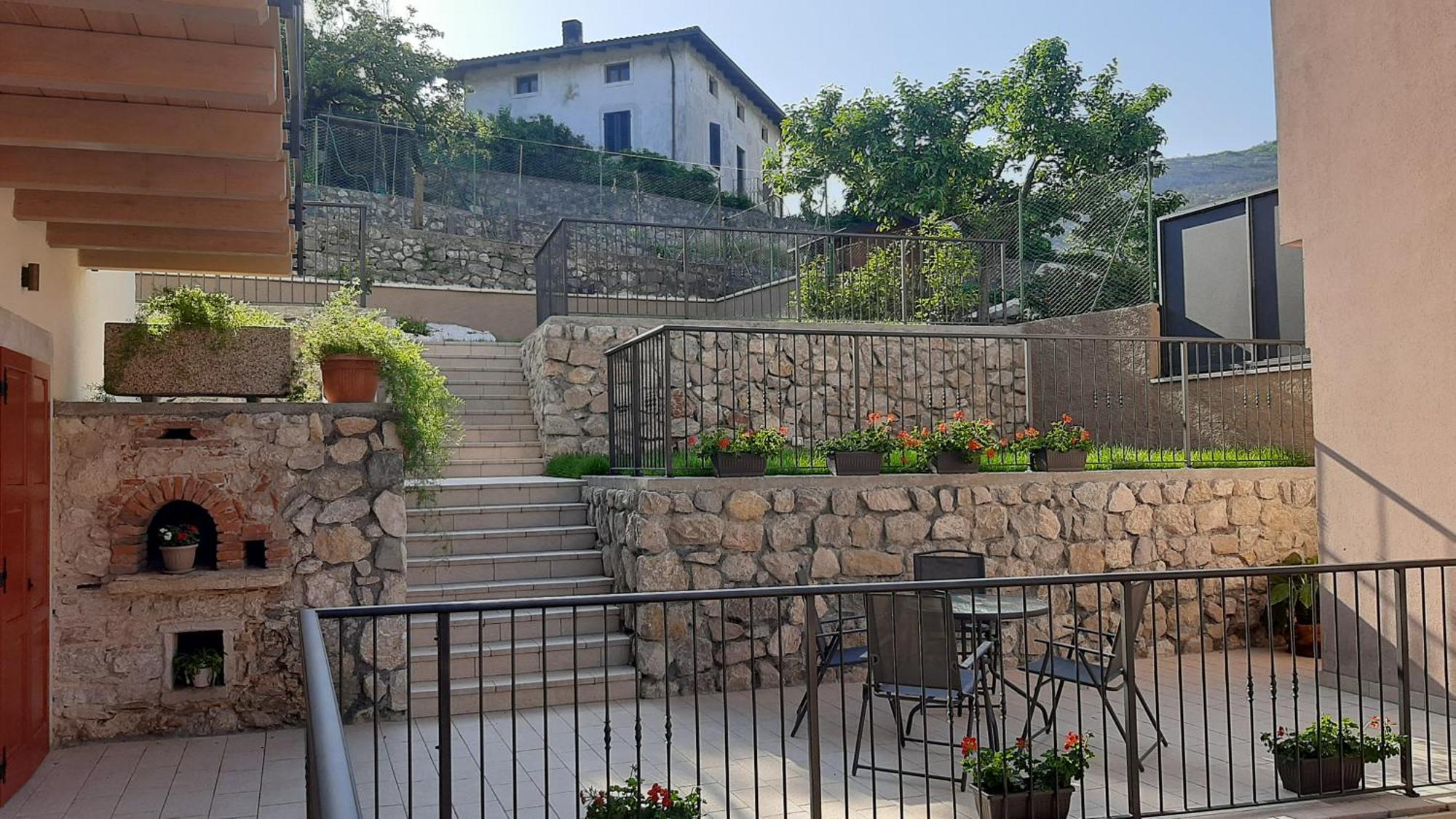 Garda Baldo Apartments_Vivaldi Torbole Sul Garda Екстериор снимка